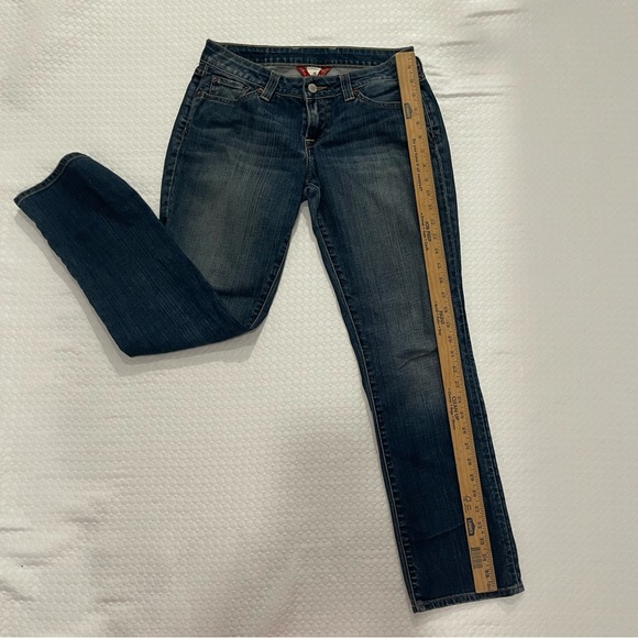 Lucky Jeans. Sz 4/27. Low rise straight-leg cut. Excellent condition. - Picture 6 of 13
